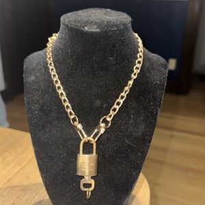 🔐 LV lock and key #310